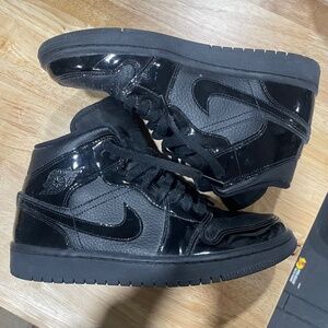Nike women’s size 8 Jordan OG 1